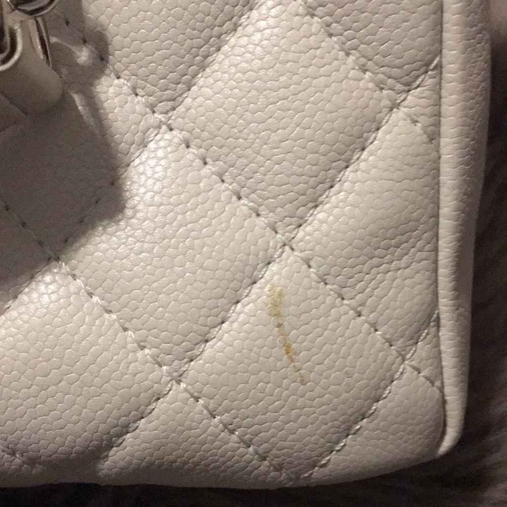 Chanel - Picture 3 of 6